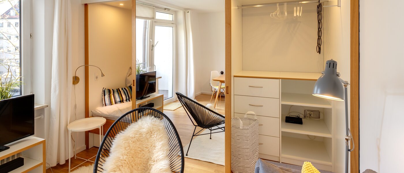 apartment München Schwabing-West (rund um den Hohenzollernplatz) 03 living area 10458