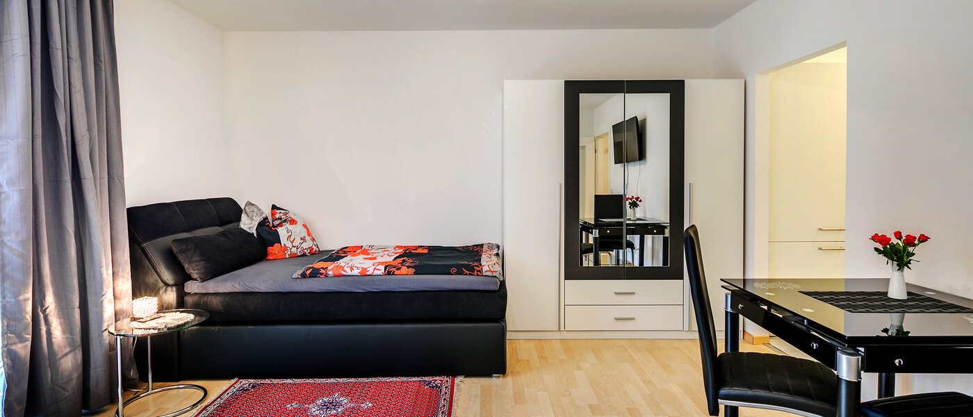 apartment München Berg am Laim 02 sleeping area 10467