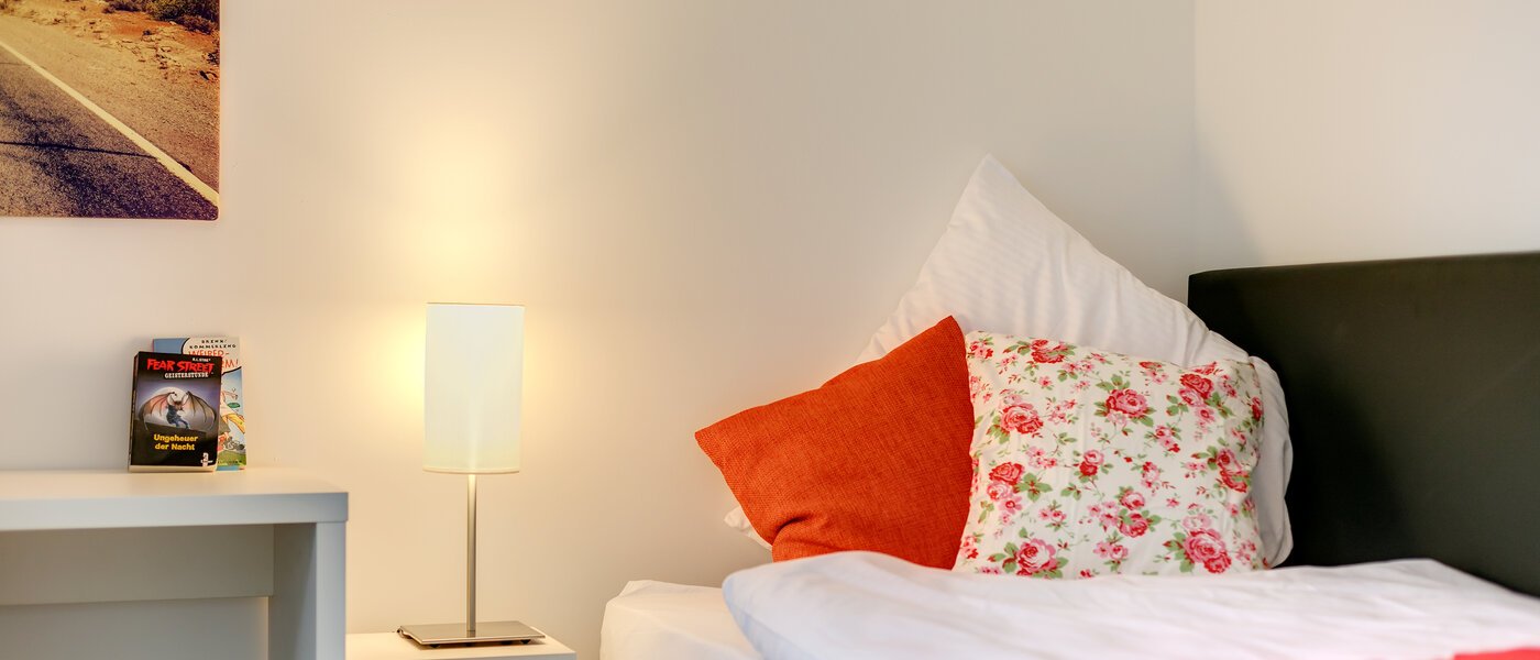 apartment München Am Hart 03 2. sleeping area 10469