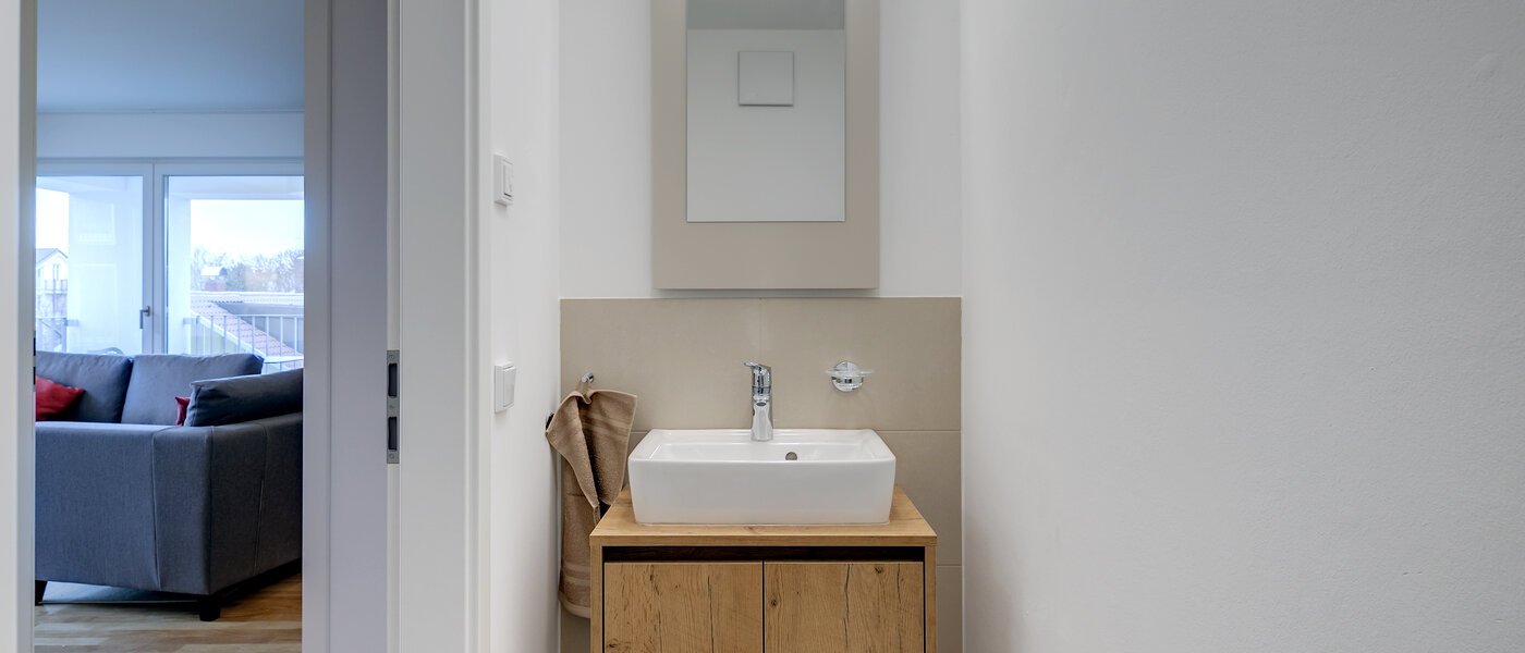 apartment München Am Hart 01 guest toilet 10469