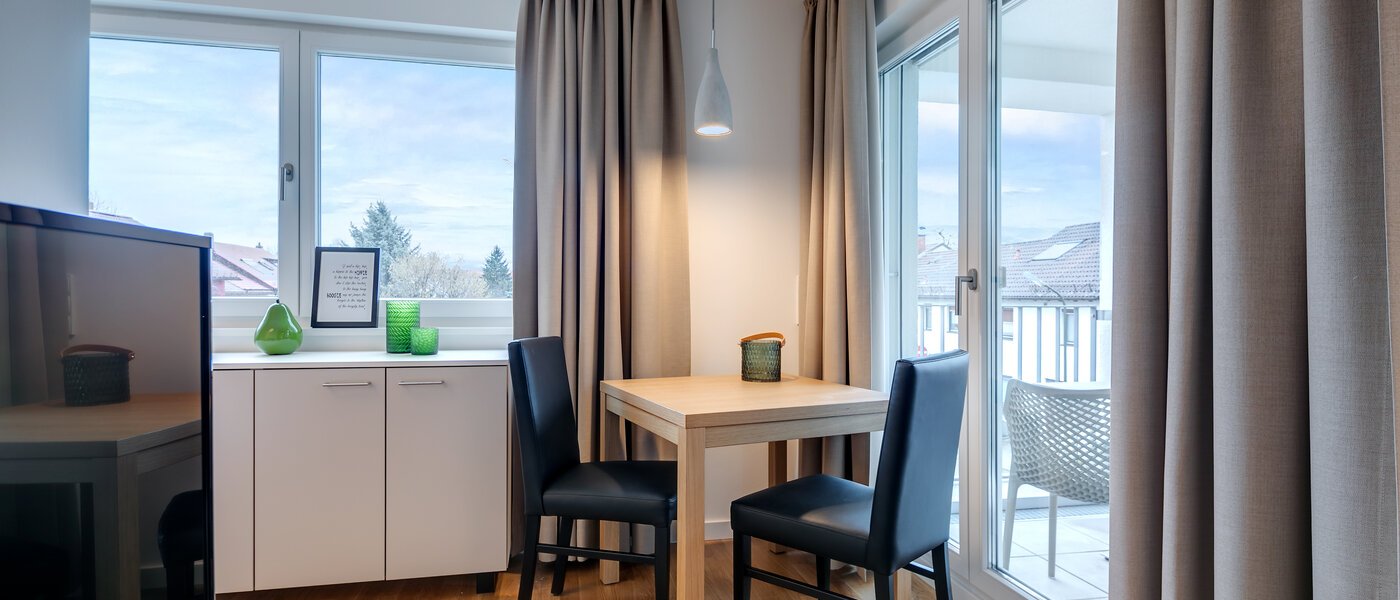 apartment München Am Hart 04 living room 10470