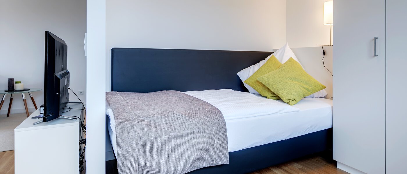 apartment München Am Hart 01 sleeping area 10470