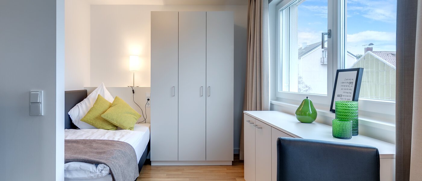 apartment München Am Hart 03 sleeping area 10470