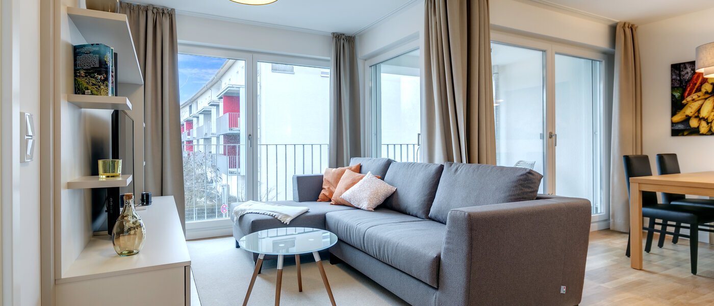 apartment München Am Hart 01 living room 10471