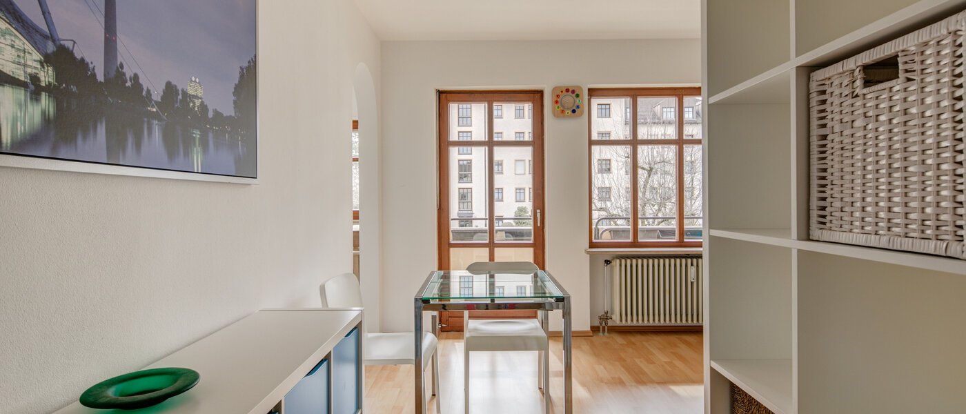 apartment München Berg am Laim 04 living room 10487