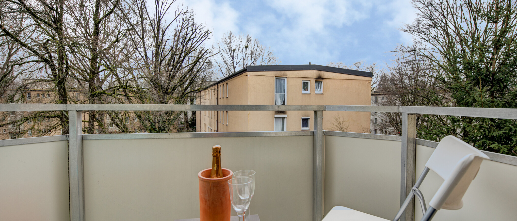 apartment München Parkstadt Bogenhausen 01 balcony 10517