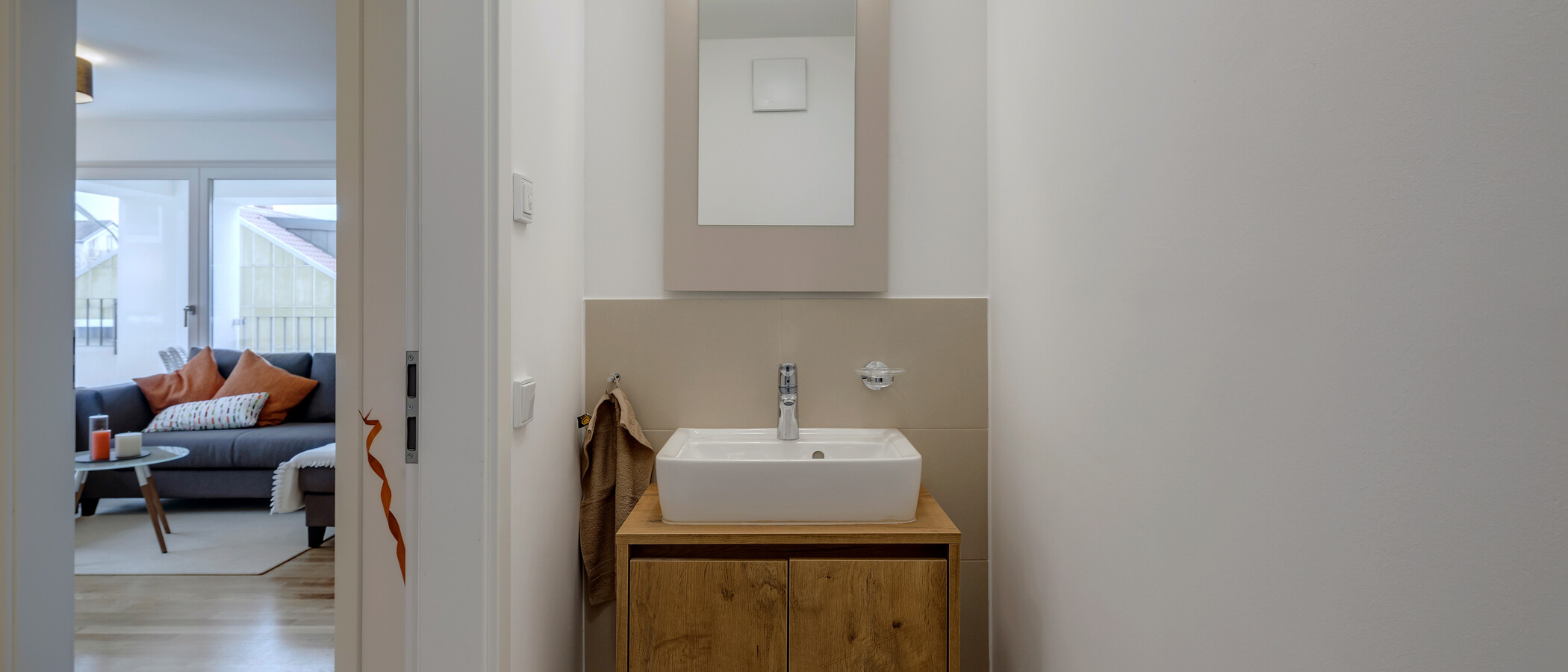 apartment München Am Hart 01 guest toilet 10531
