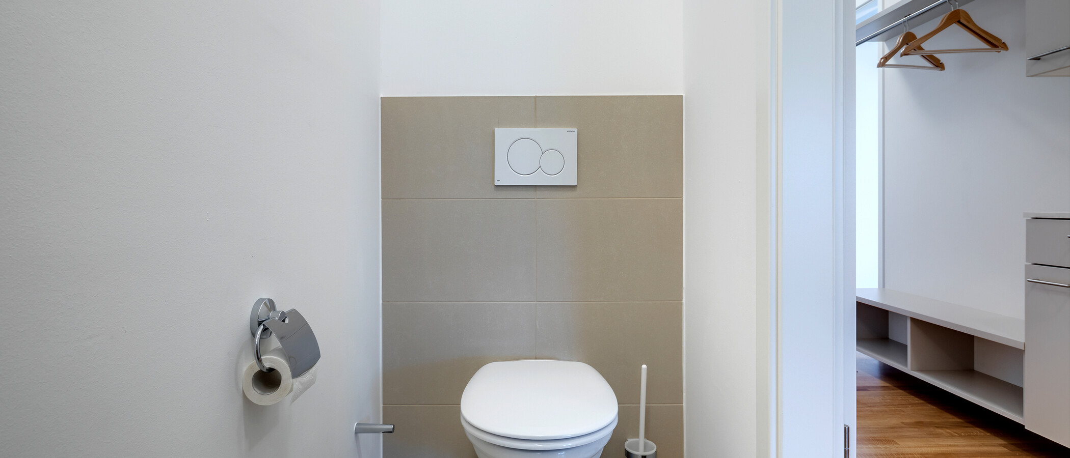 apartment München Am Hart 02 guest toilet 10531