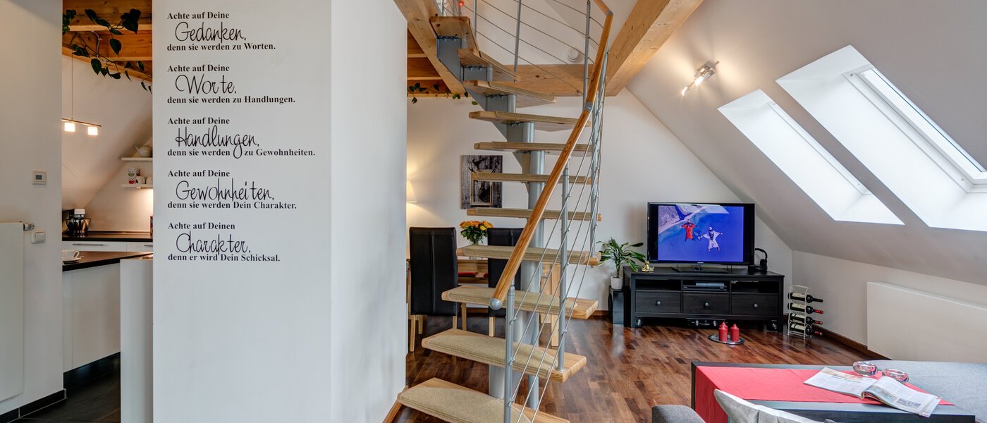 attic apartment München Obersendling 03 living room 10566