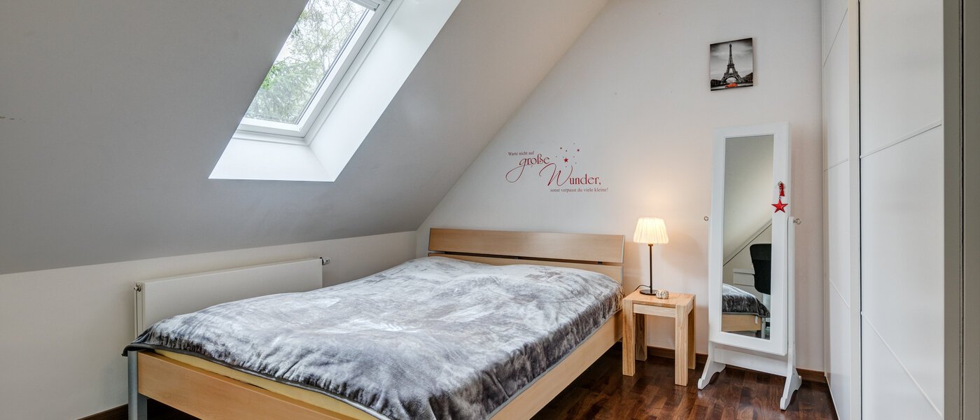 attic apartment München Obersendling 01 2. sleeping area 10566