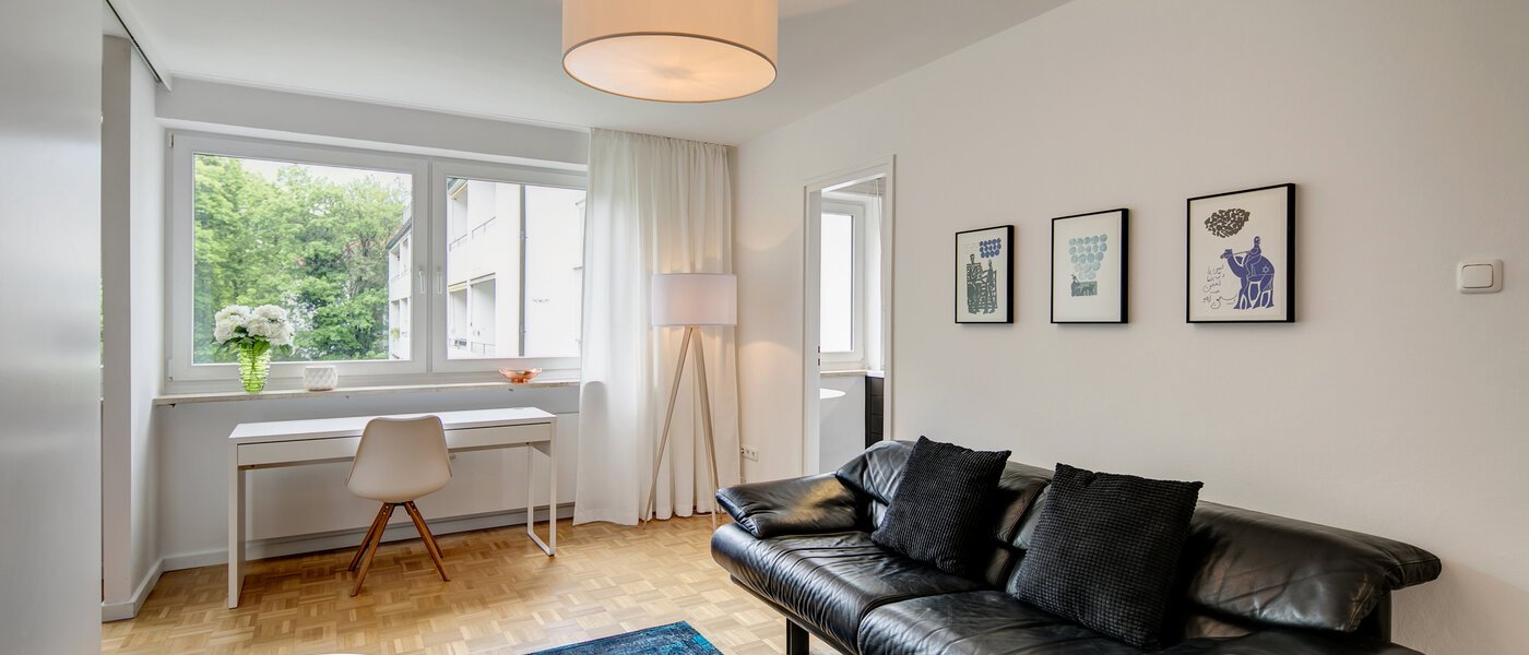apartment München Herzogpark 01 living room 10575