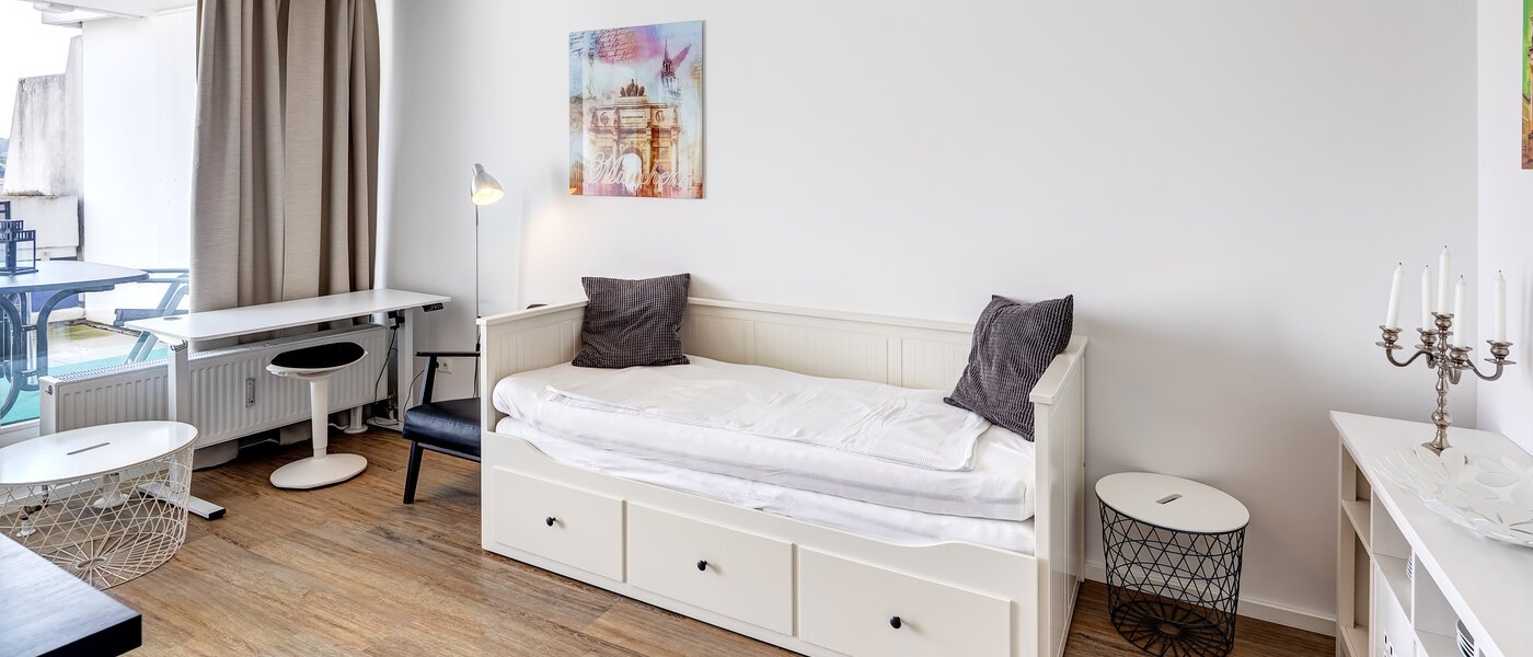 apartment München Olympiadorf 01 sleeping area 10579