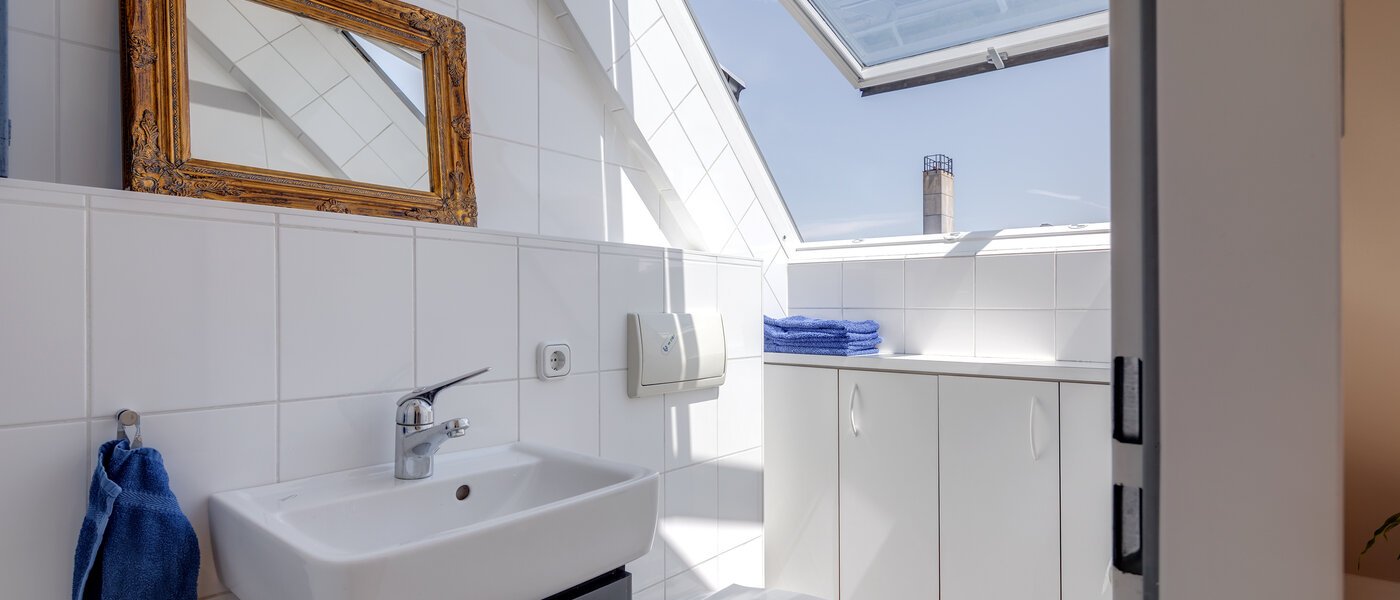 maisonette München Sendling 01 guest toilet 10582