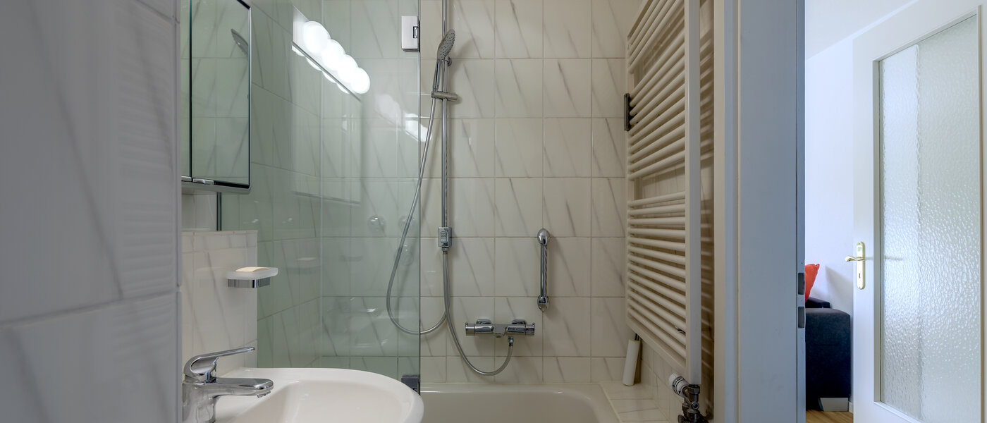 apartment München Thalkirchen 02 bathroom 10592