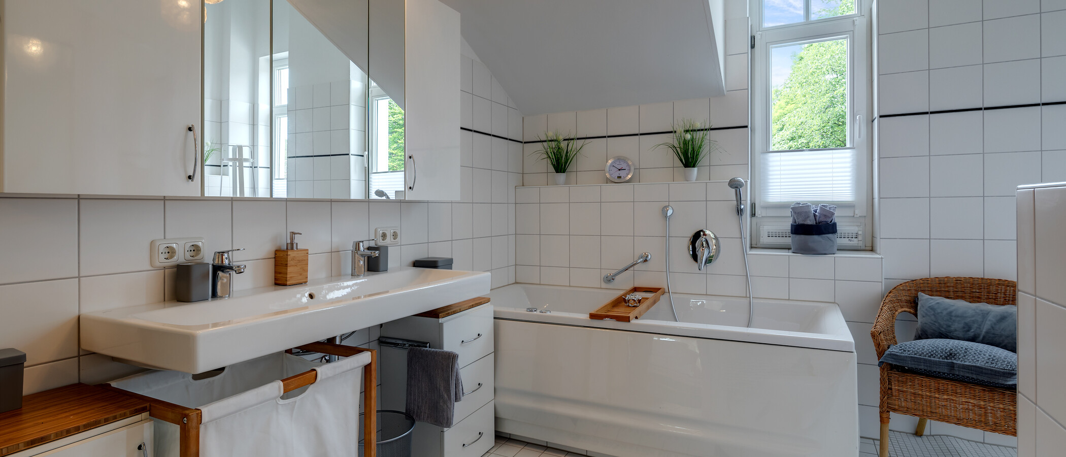 maisonette-gallery apartment Tutzing 02 bathroom 10604