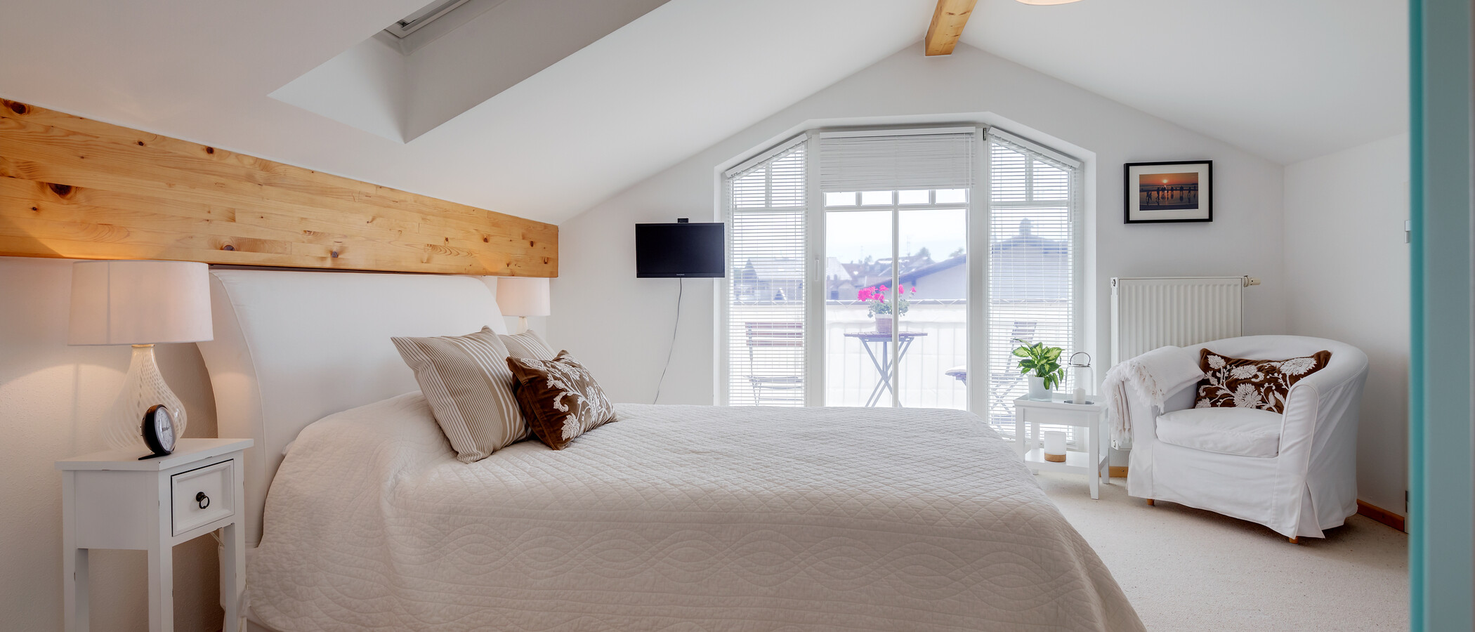 maisonette-gallery apartment Tutzing 01 sleeping area 10604