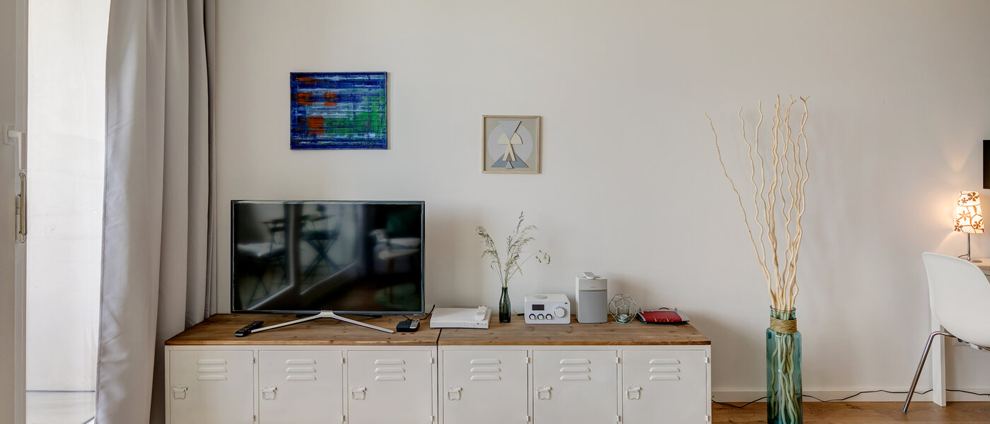 apartment München Olympiadorf 05 living room 10605