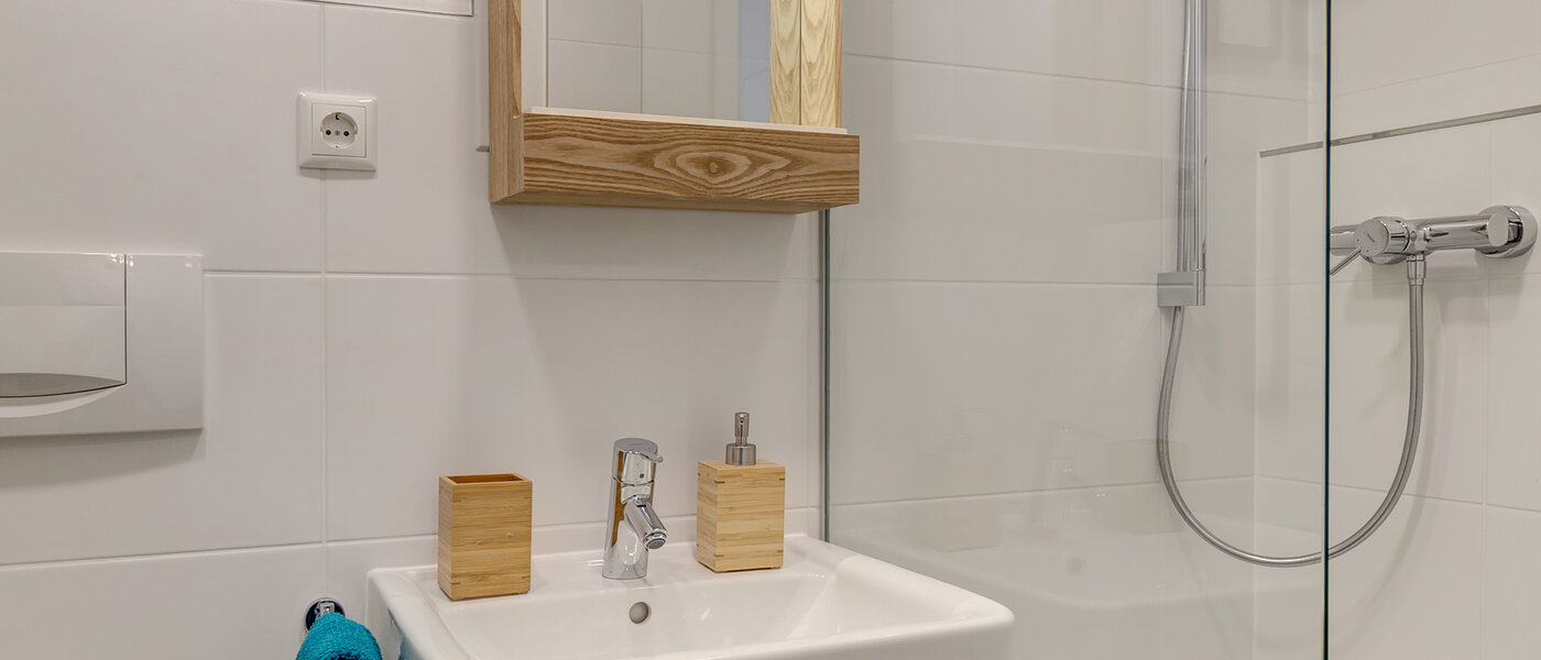 apartment München Olympiadorf 01 bathroom 10605