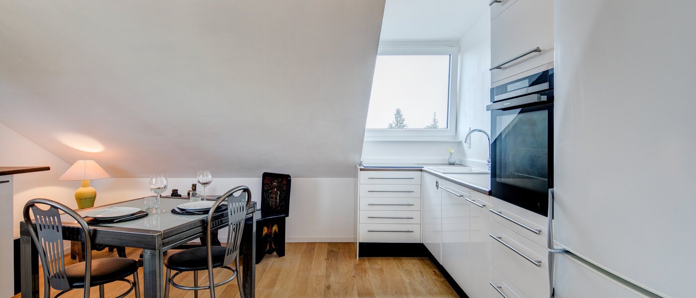 apartment München Am Hart 01 kitchen 10610