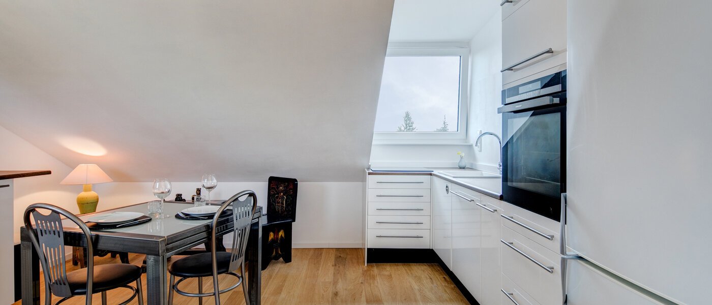 apartment München Am Hart 01 kitchen 10610