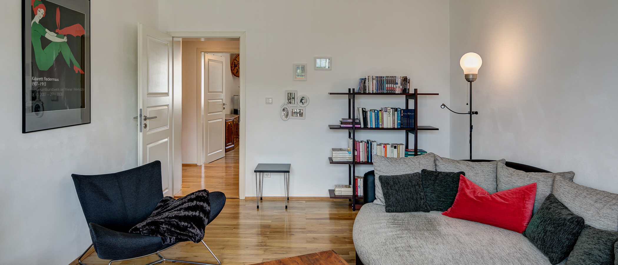 apartment München Untersendling 03 living room 10625