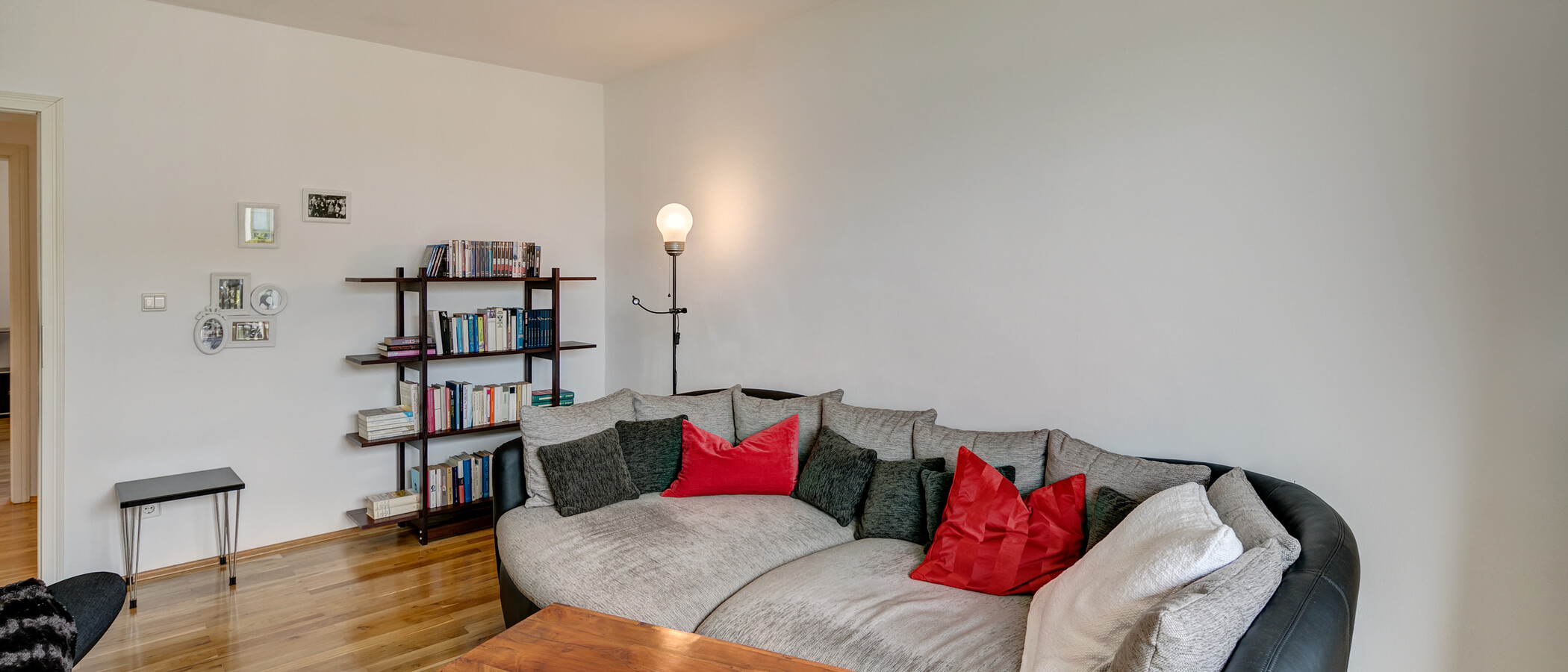 apartment München Untersendling 04 living room 10625