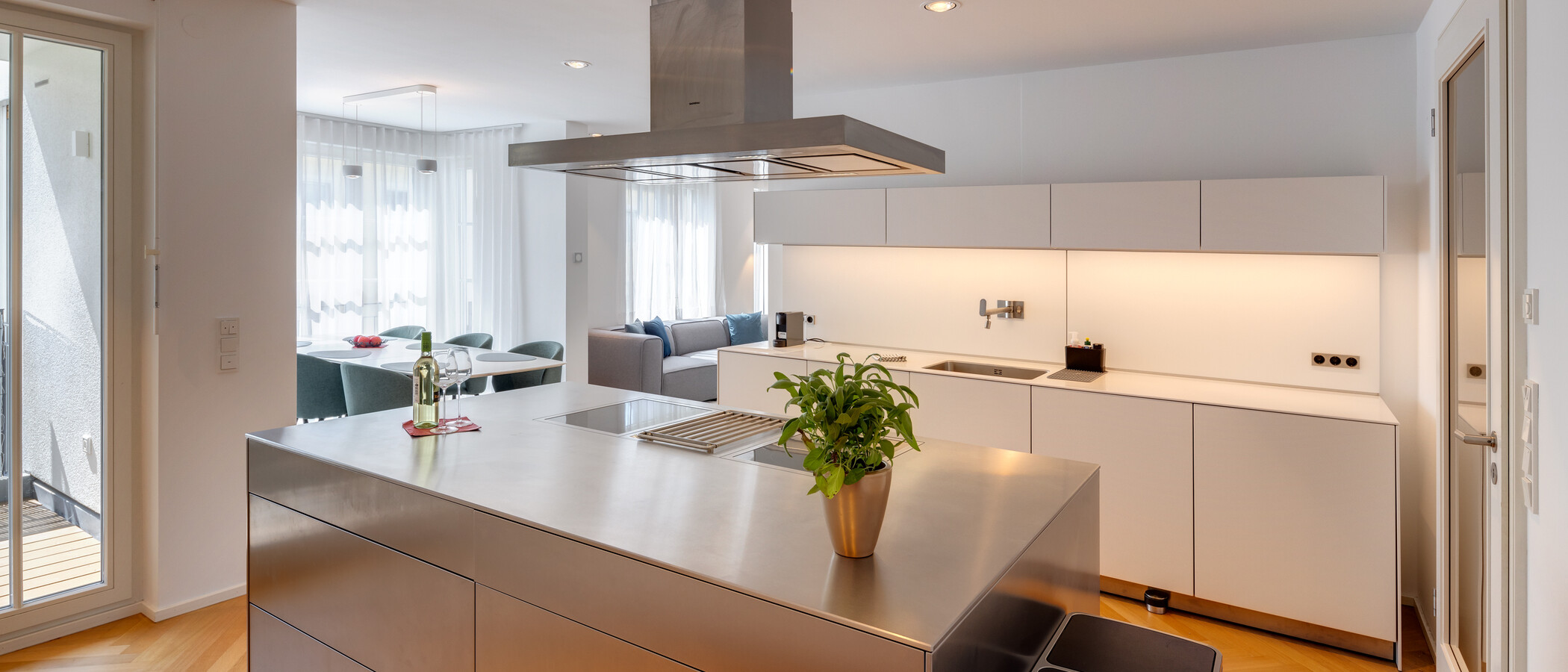 apartment München Nymphenburg 03 kitchen 10628