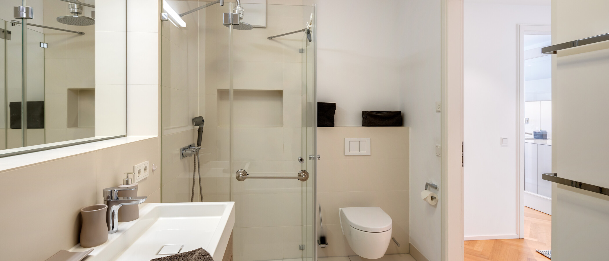 apartment München Nymphenburg 03 1. bathroom 10628