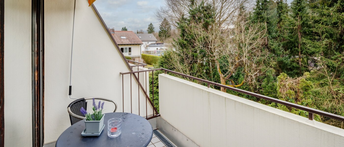 attic apartment München Trudering 01 balcony 10634