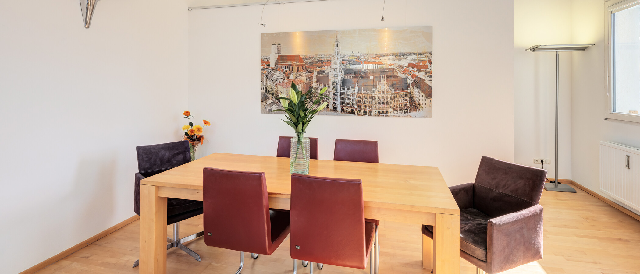 attic apartment Gräfelfing 01 dining area 10636