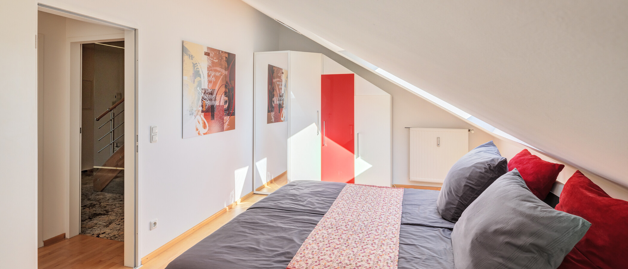 attic apartment Gräfelfing 03 1. bedroom 10636