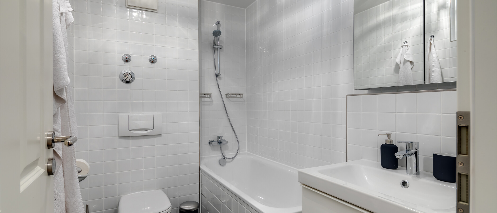 apartment München Schlachthofviertel 01 bathroom 10640