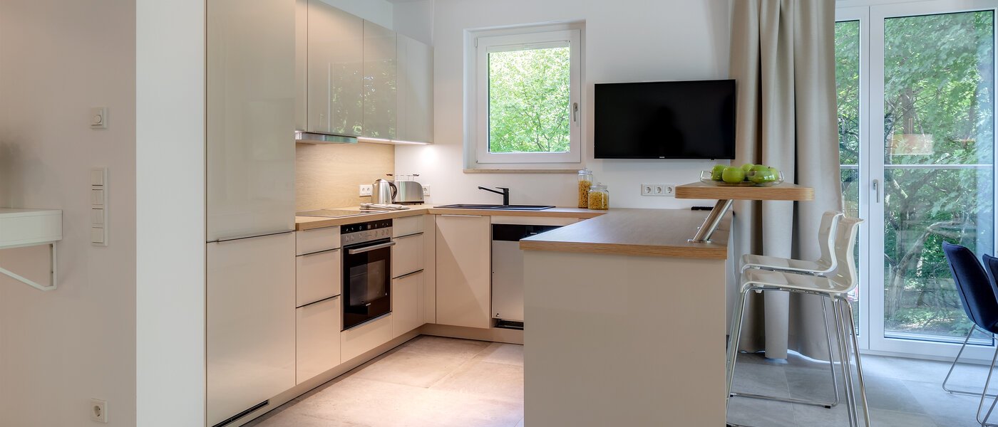 apartment München Bogenhausen 01 kitchen 10643
