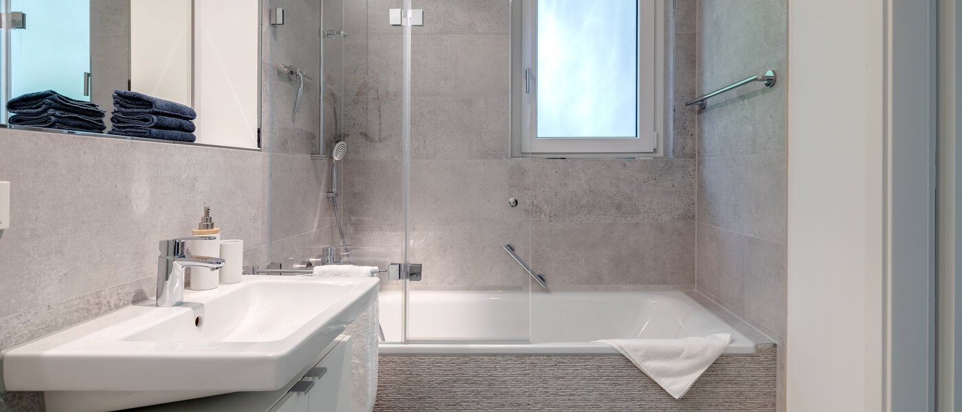 apartment München Bogenhausen 02 bathroom 10643