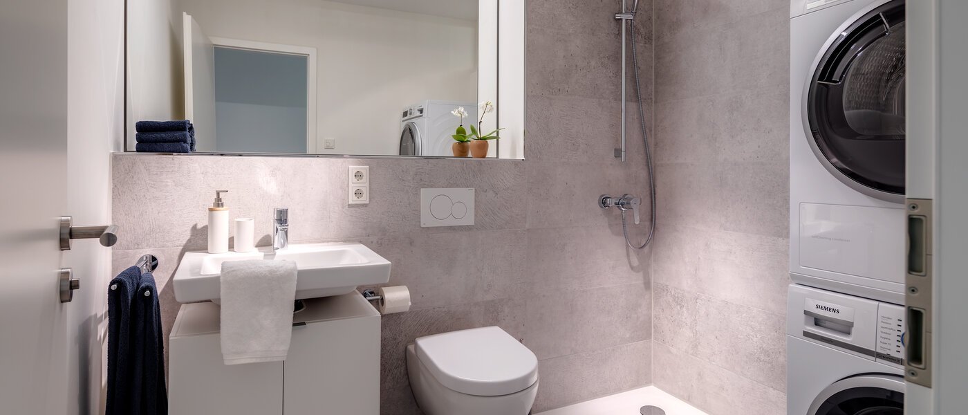 apartment München Bogenhausen 01 2. bathroom 10643