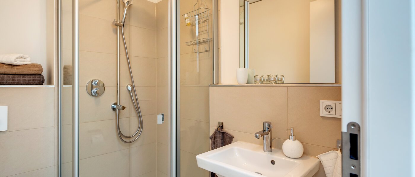 house München Schwabing 01 2. bathroom 10644