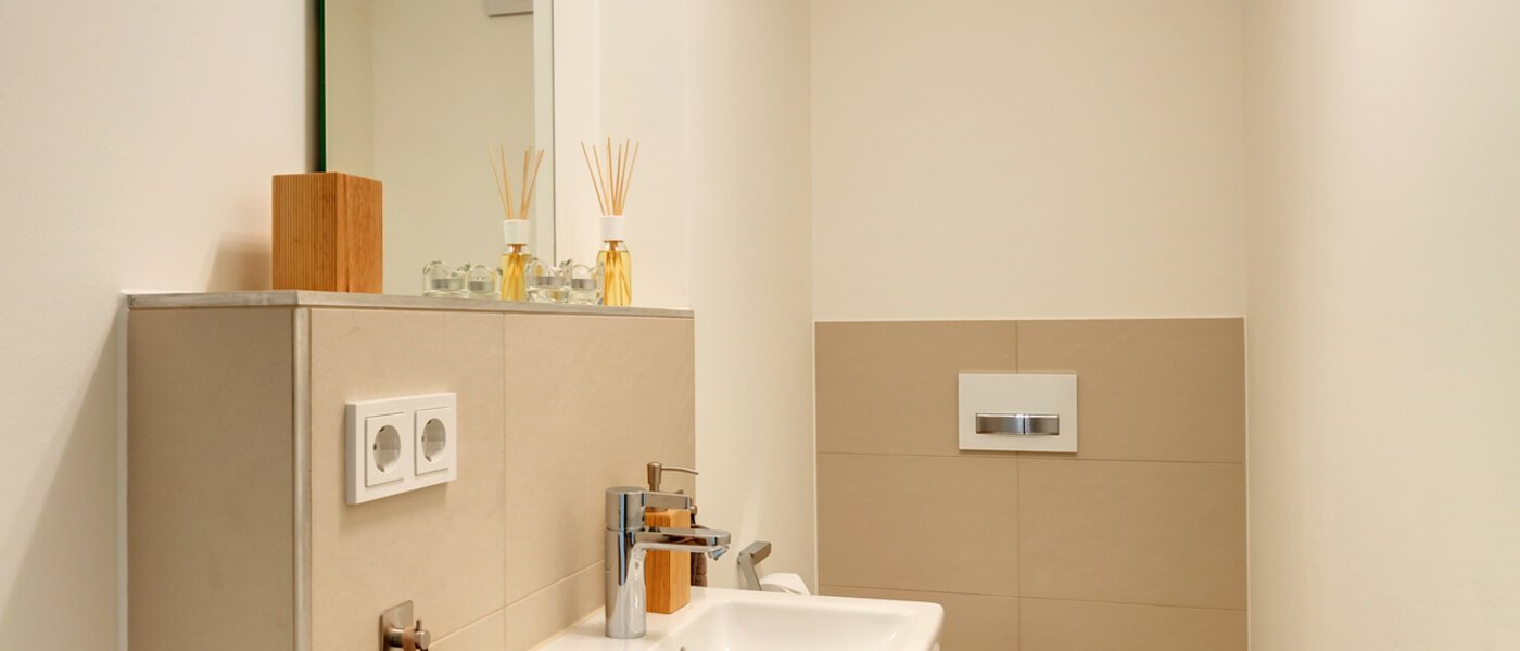 house München Schwabing 02 guest toilet 10644