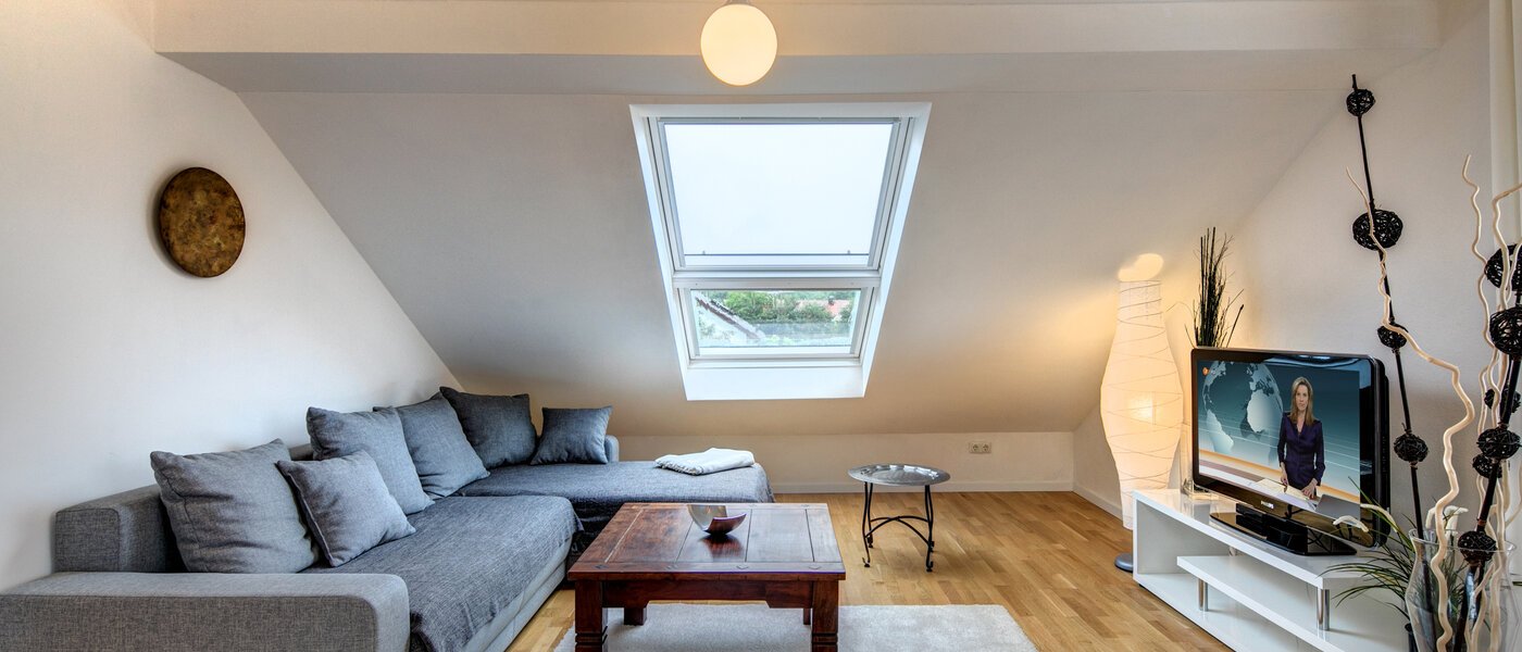 attic apartment Eching 01 living room 10655