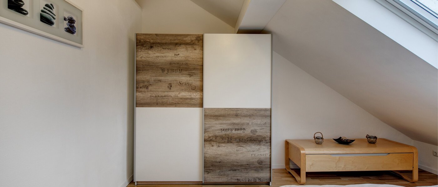 attic apartment Eching 03 sleeping area 10655