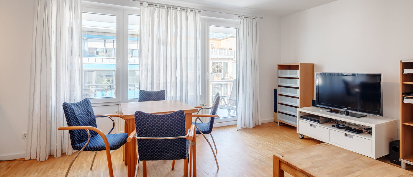 apartment München Oberföhring 02 living area 10660