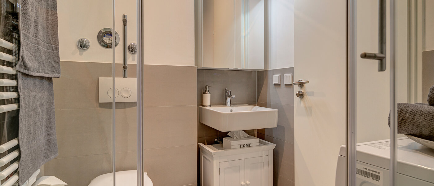 apartment München Obermenzing 03 bathroom 10663