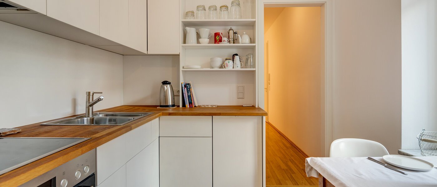 apartment München Gärtnerplatzviertel 03 kitchen 10715