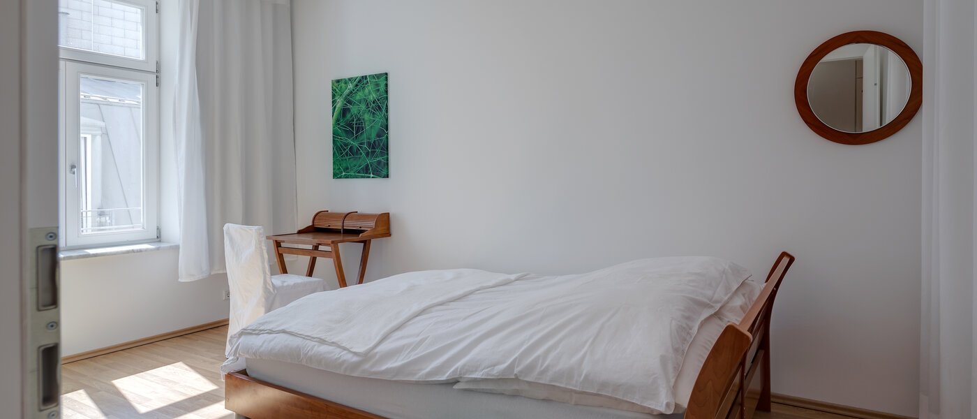 apartment München Gärtnerplatzviertel 01 sleeping area 10715