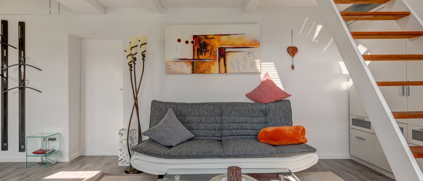 apartment München Nymphenburg 02 living room 10722