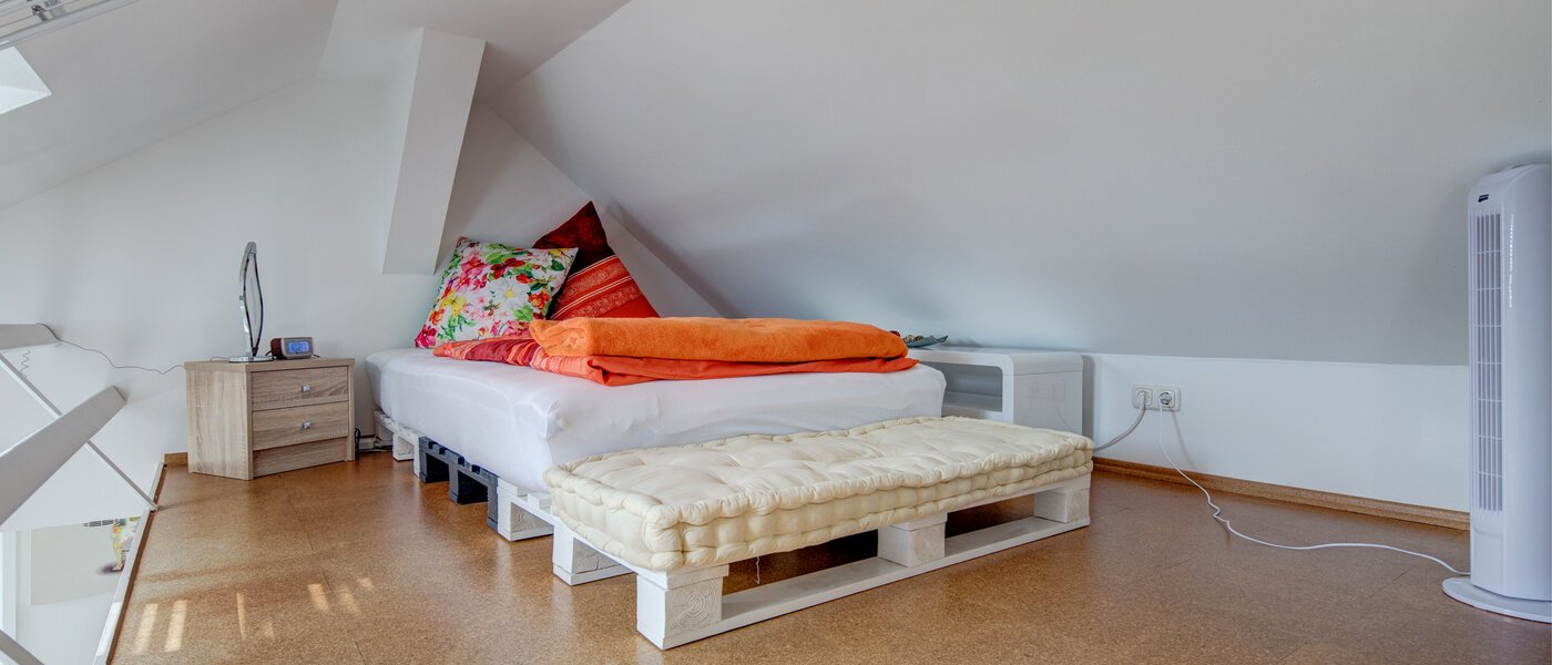 apartment München Nymphenburg 02 sleeping area 10722