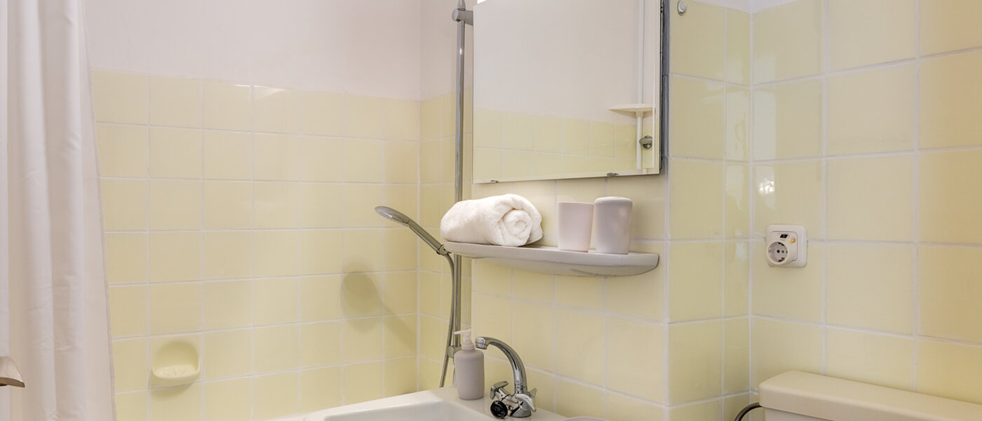 apartment München Berg am Laim 01 bathroom 10726