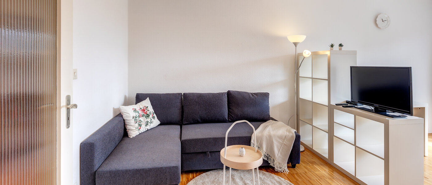 apartment München Berg am Laim 02 living area 10726