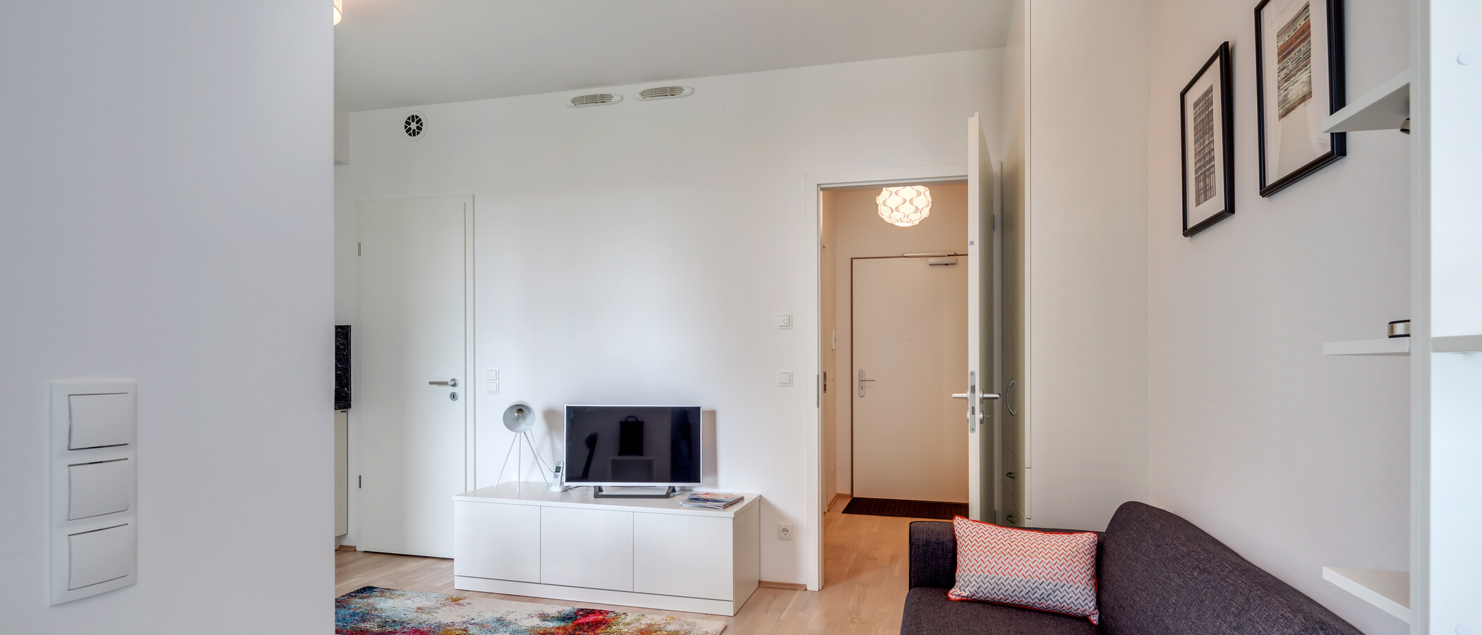 apartment München Milbertshofen 03 living room 10739