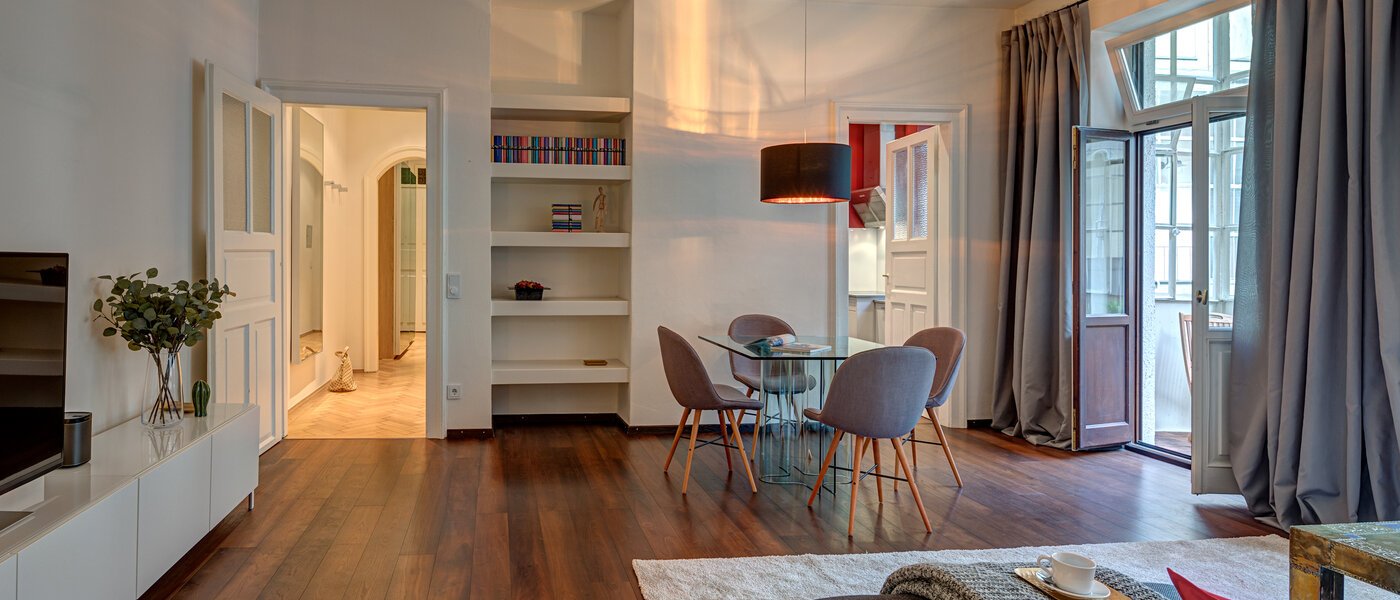 apartment München Lehel 04 living room 10748