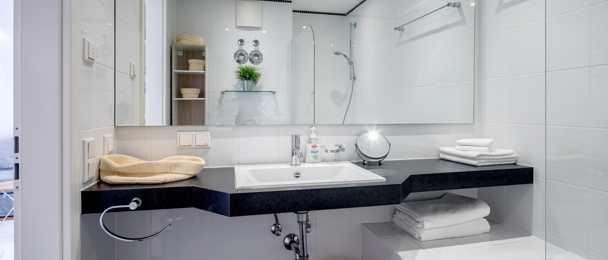 apartment München Maxvorstadt 02 bathroom 10752